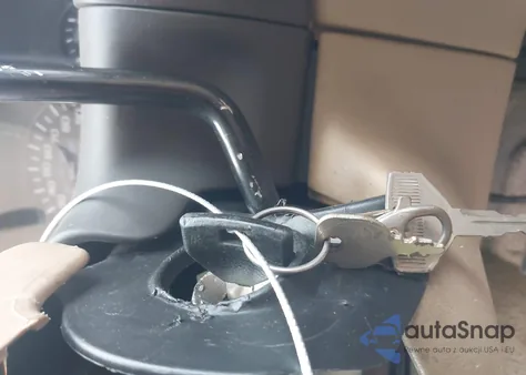 1996 Chrysler Town & Country Lxi z USA, uszkodzony, nr VIN 1C4GP64L0TB461659